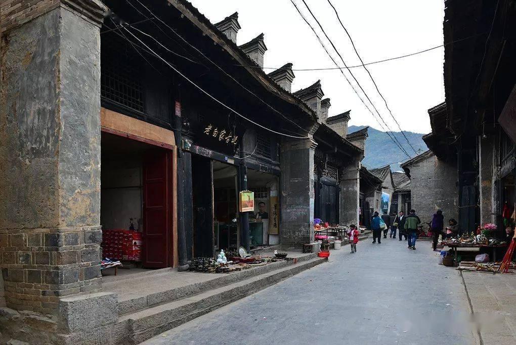 李佳琦双11首日收入达48亿,在头部主播里,他为何能独拔头筹?-快速解答你的问题的专业平台